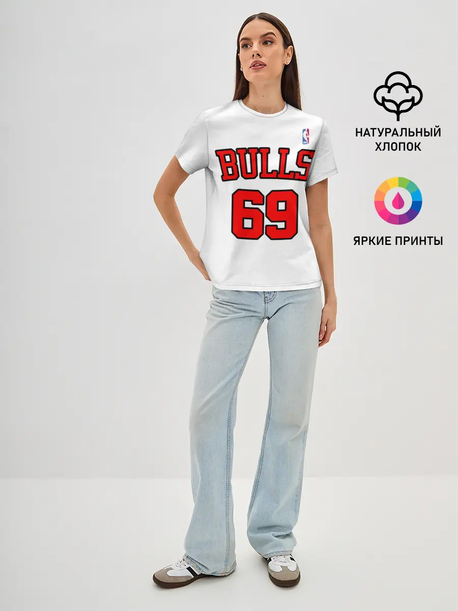 Женская базовая футболка / Баскетболисты из клипа OLALA