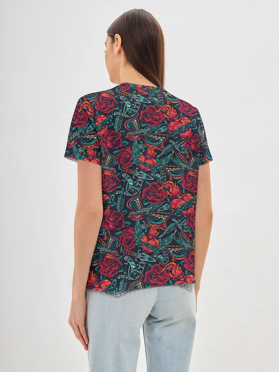 Женская базовая футболка / Тату узор розы и машинки