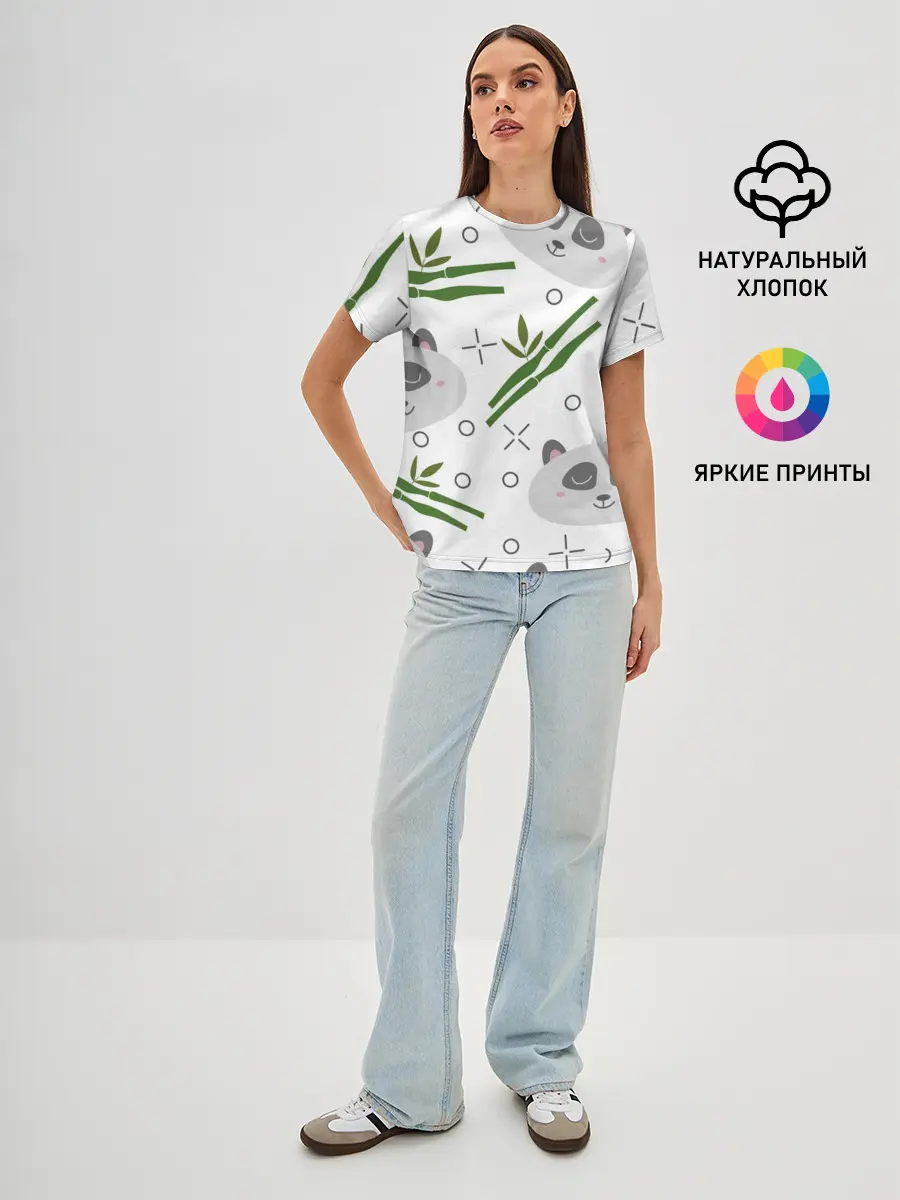 Женская базовая футболка / Панда с бамбуком