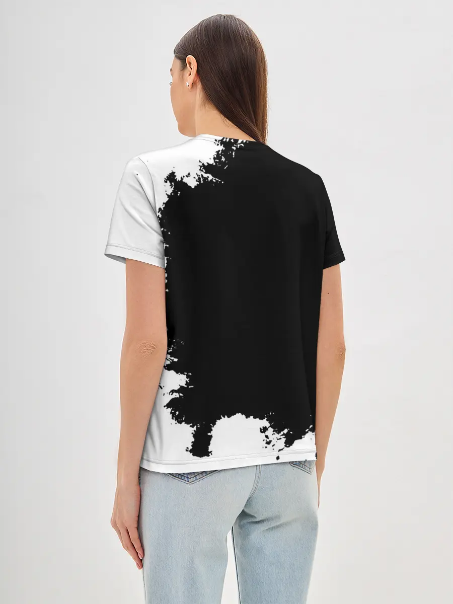 Женская базовая футболка / Чёрный клевер Аста и демон Либе