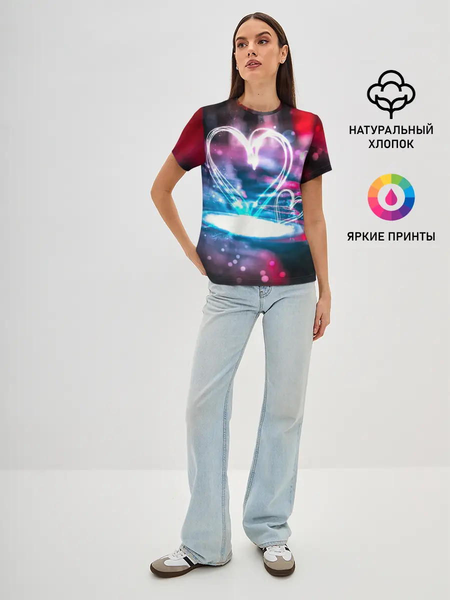 Женская базовая футболка / Неоновое сердце