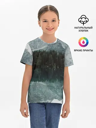 Детская базовая футболка / отражение горы в озере