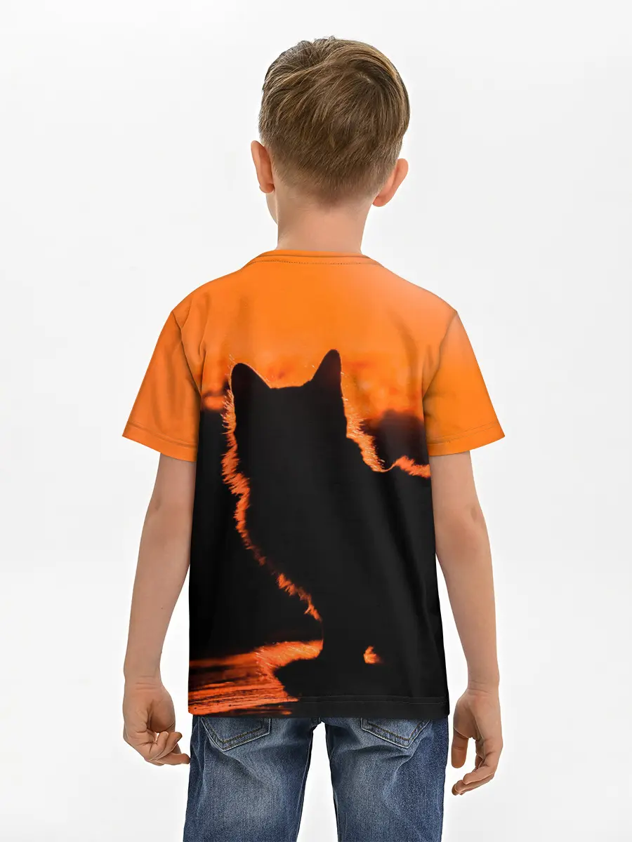 Детская базовая футболка / Котенок на фоне заката