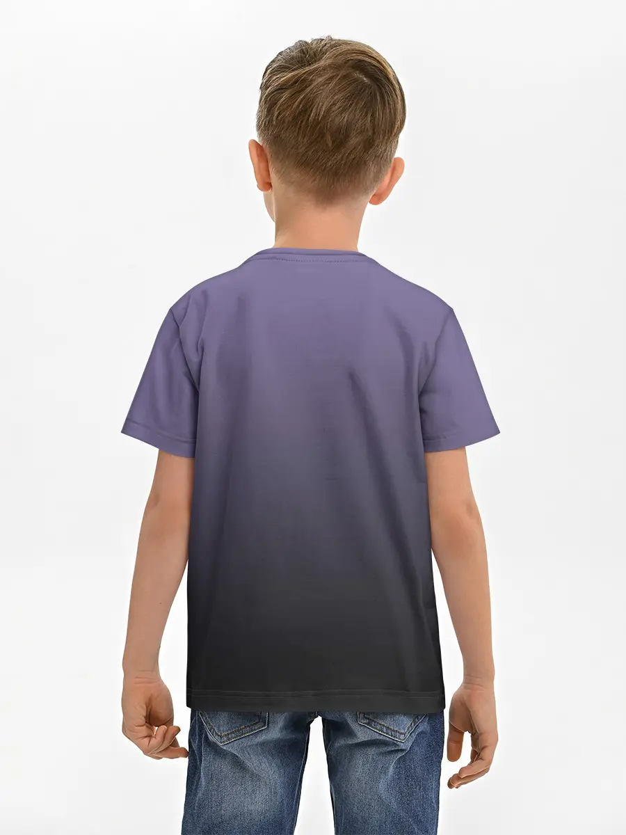 Детская базовая футболка / черный кот на фиолетовом