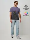 Мужская базовая футболка / черный кот на фиолетовом