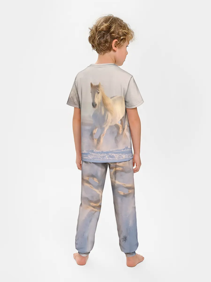 Детская пижама с брюками / Белая лошадь на снегу