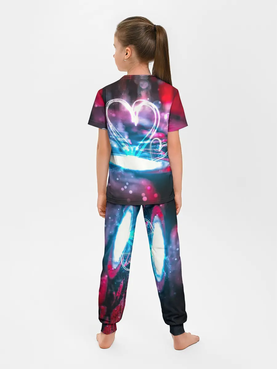 Детская пижама с брюками / Неоновое сердце