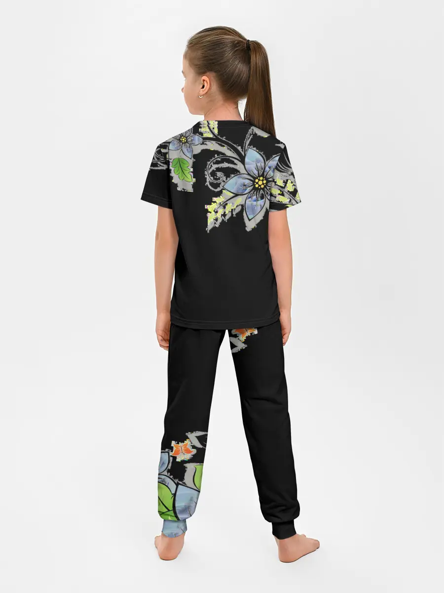 Детская пижама с брюками / Цветочная композиция с бабочками