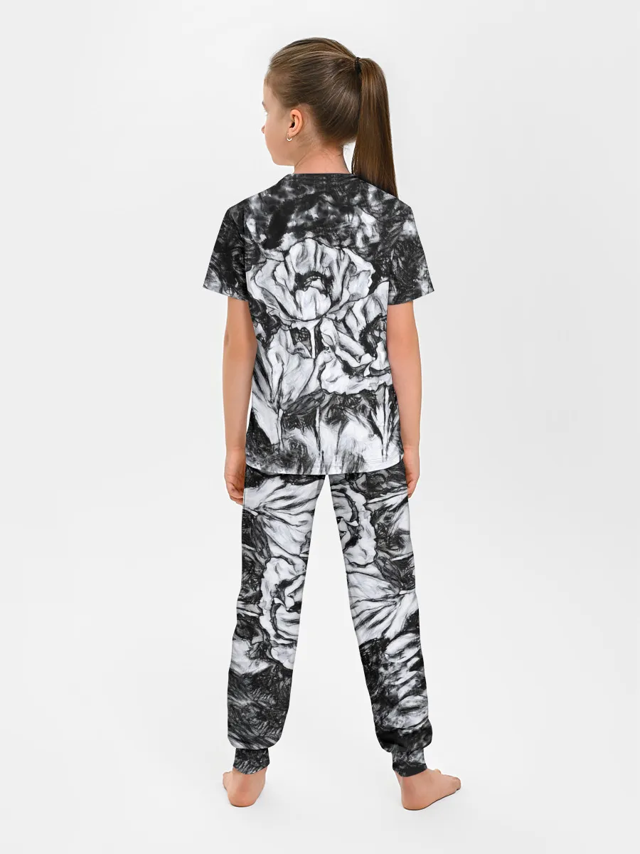 Детская пижама с брюками / Черно-белый узор. Маки.