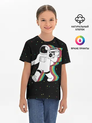 Детская базовая футболка / Космонавт с магнитофоном