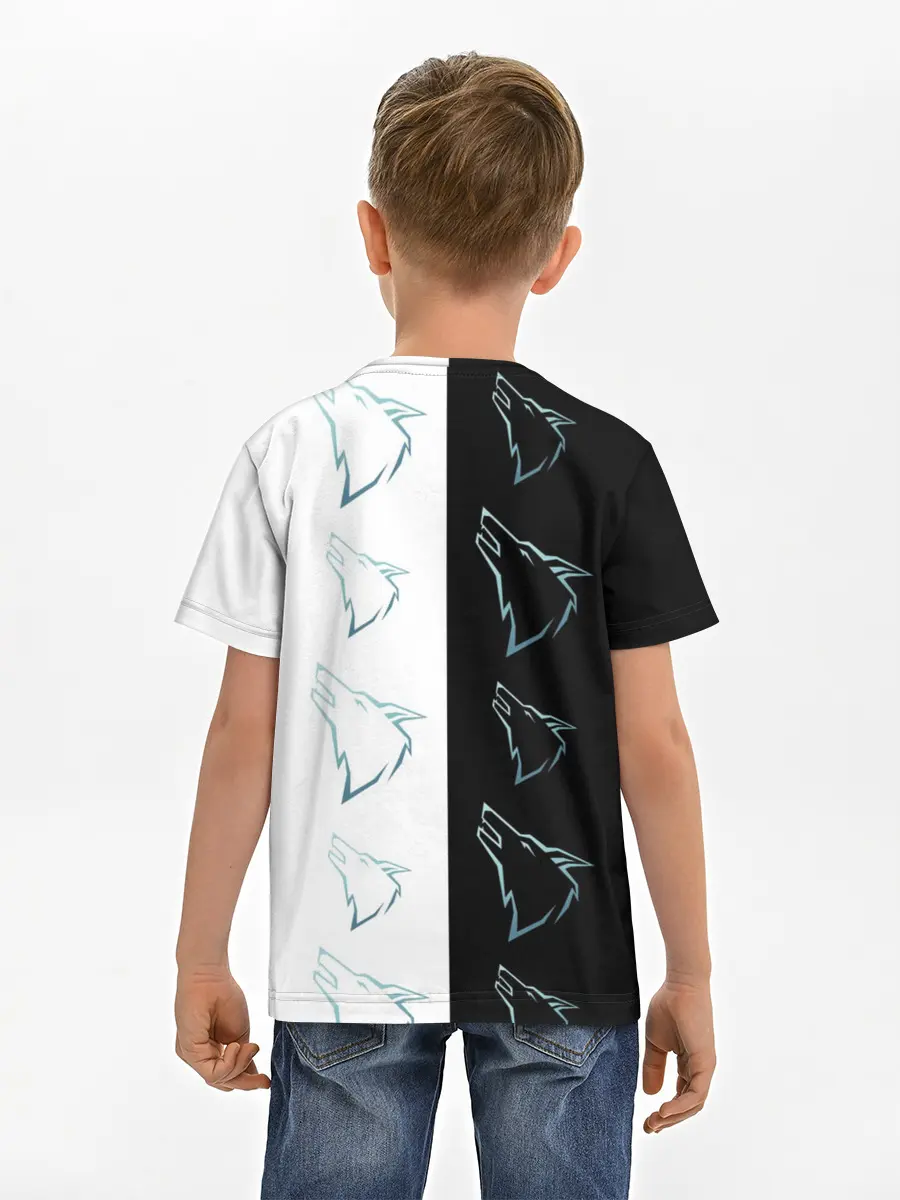 Детская базовая футболка / Волк среди волков