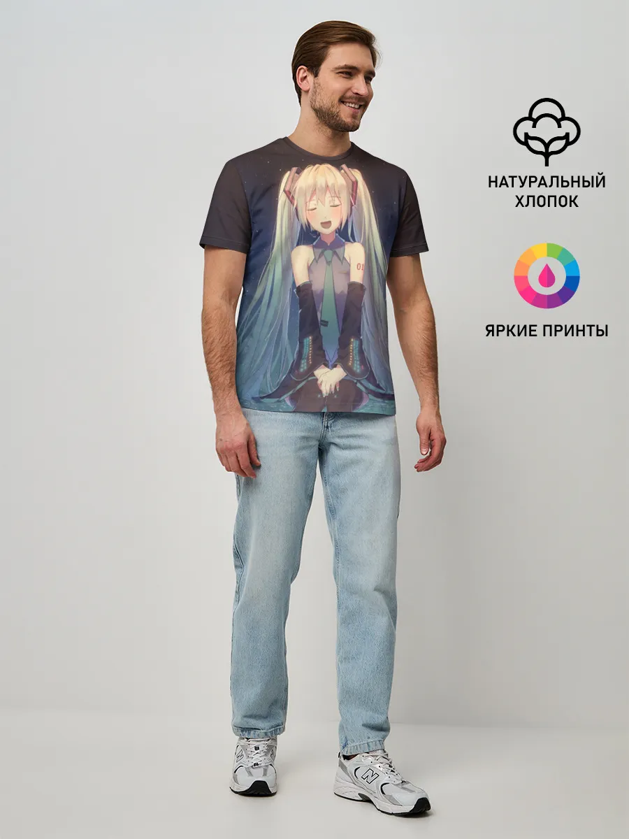 Мужская базовая футболка / Хатсуне сидит прикрыв глаза