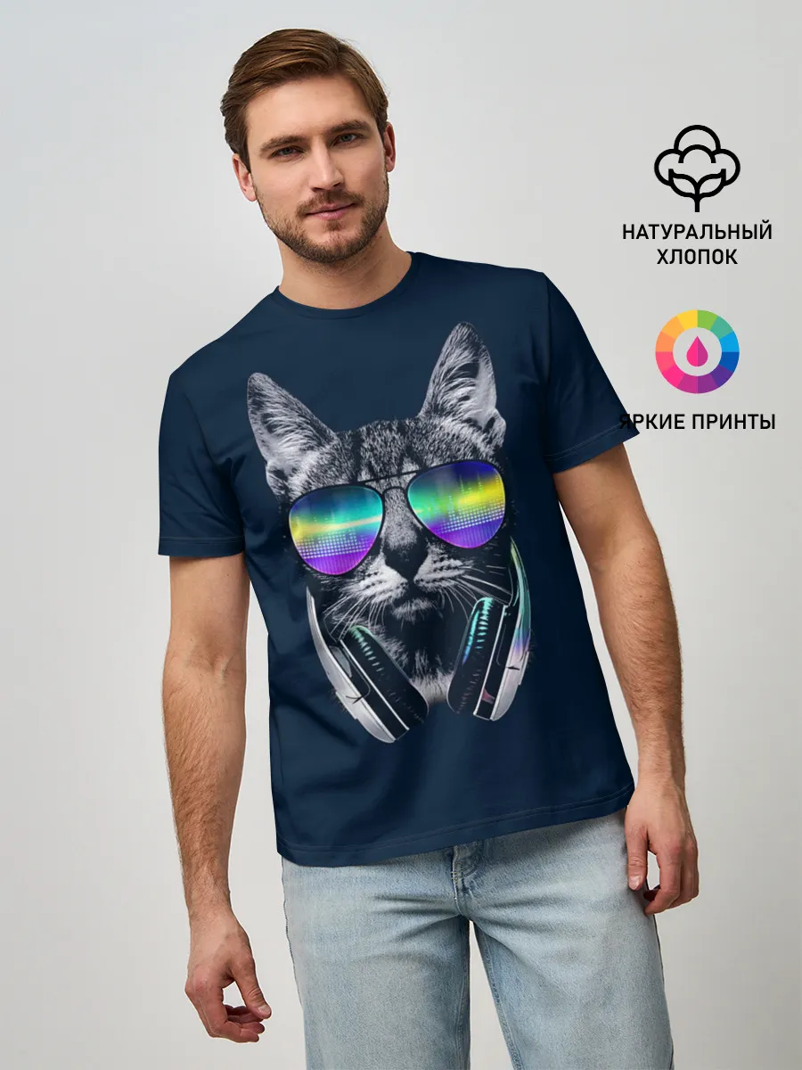 Мужская базовая футболка / Кот в Наушниках
