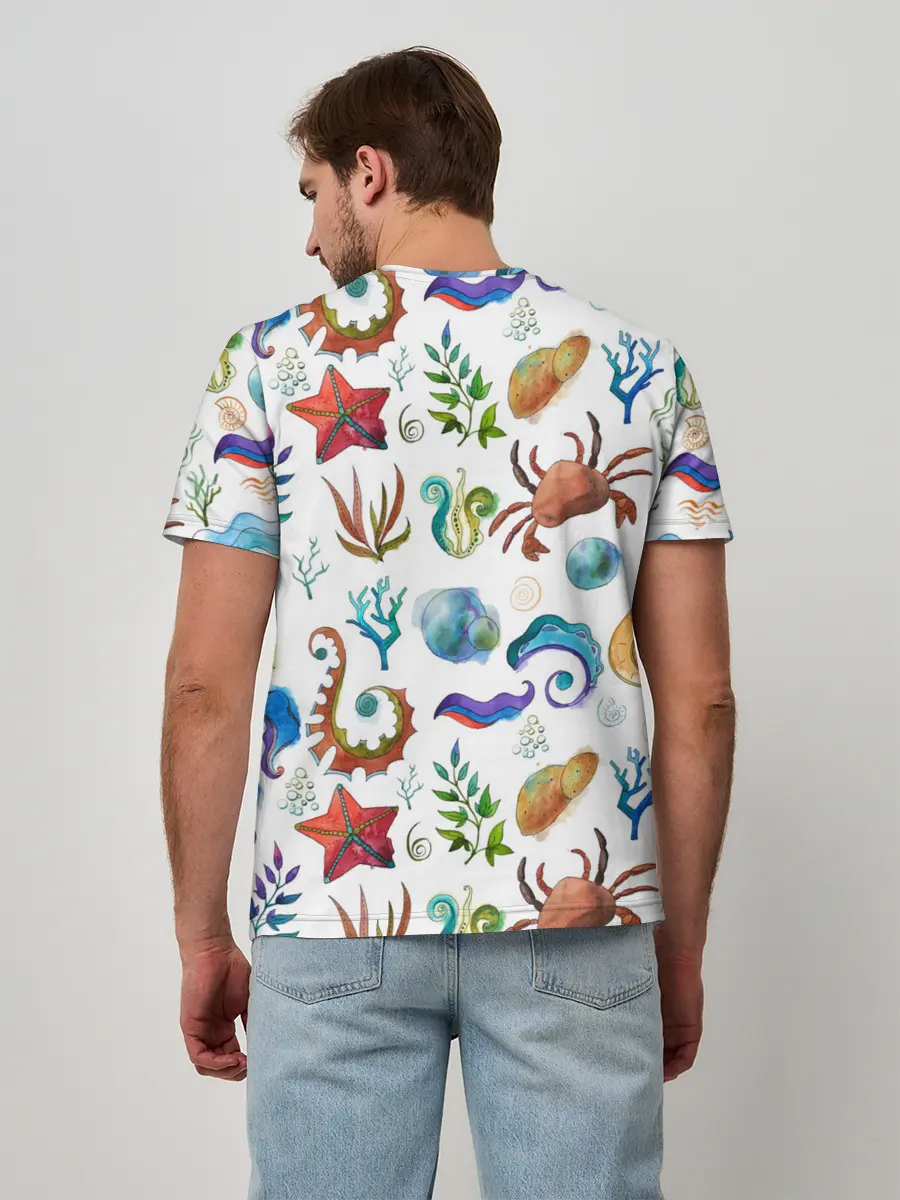 Мужская базовая футболка / Морской паттерн с крабами и водорослями