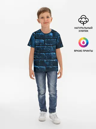 Детская базовая футболка / Неоновая, кирпичная стена