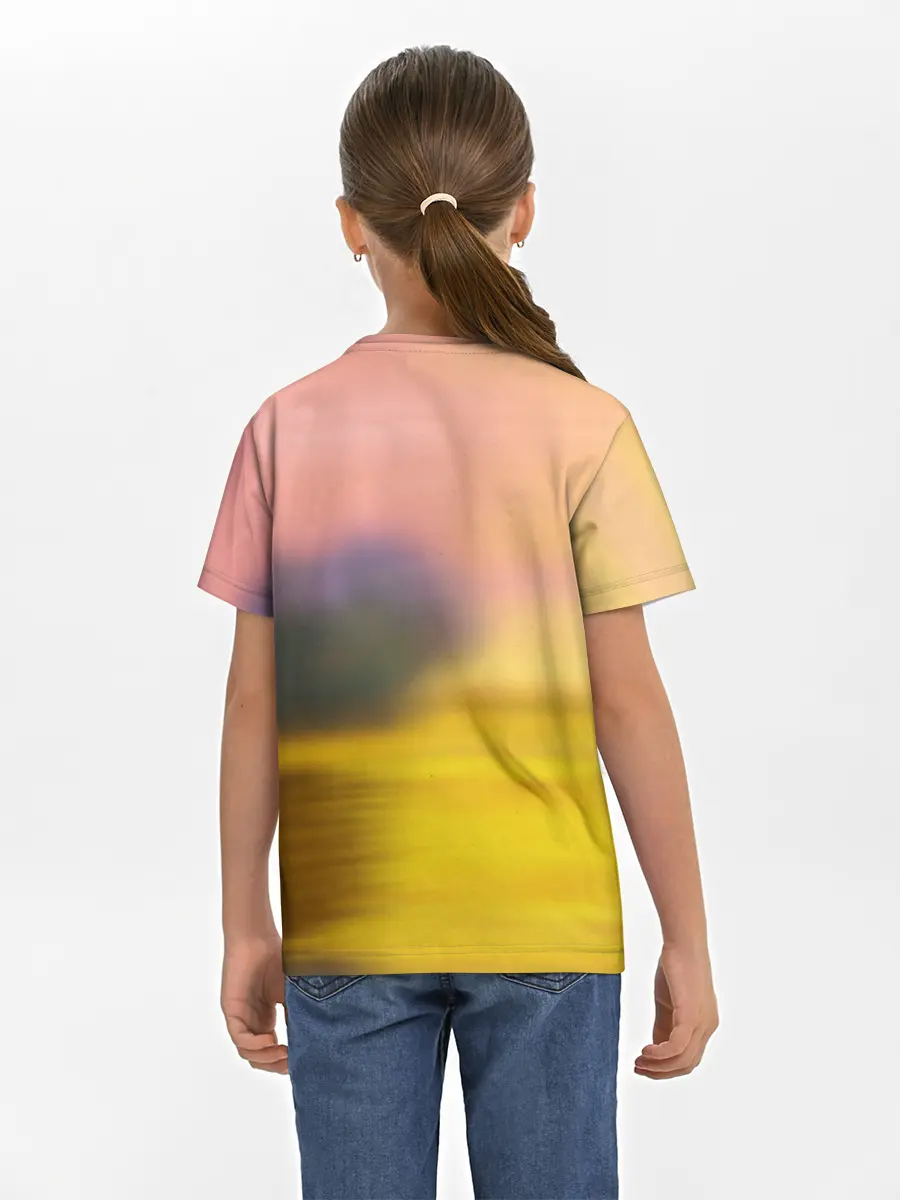 Детская базовая футболка / Дракончик на берегу озера