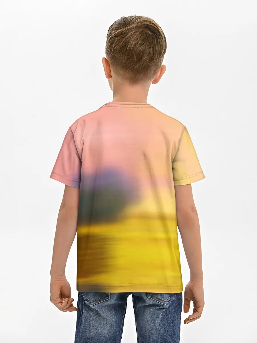 Детская базовая футболка / Дракончик на берегу озера