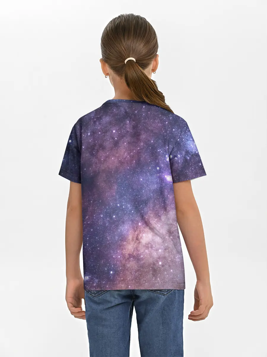 Детская базовая футболка / идущий к реке