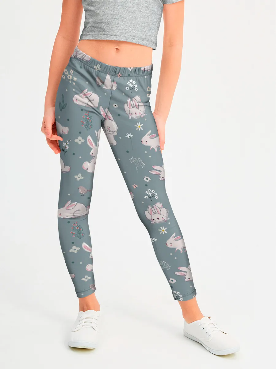 Леггинсы для девочки / Зайцы на лужайке