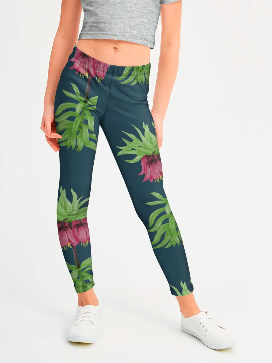 Леггинсы для девочки / Цветы рябчика на темном фоне