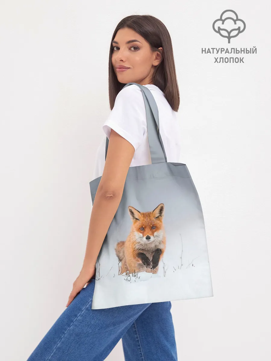 Шоппер база / Лисица прыгает по снегу