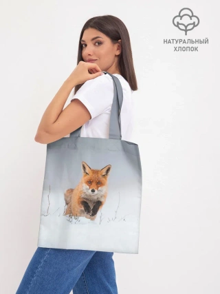 Шоппер база / Лисица прыгает по снегу