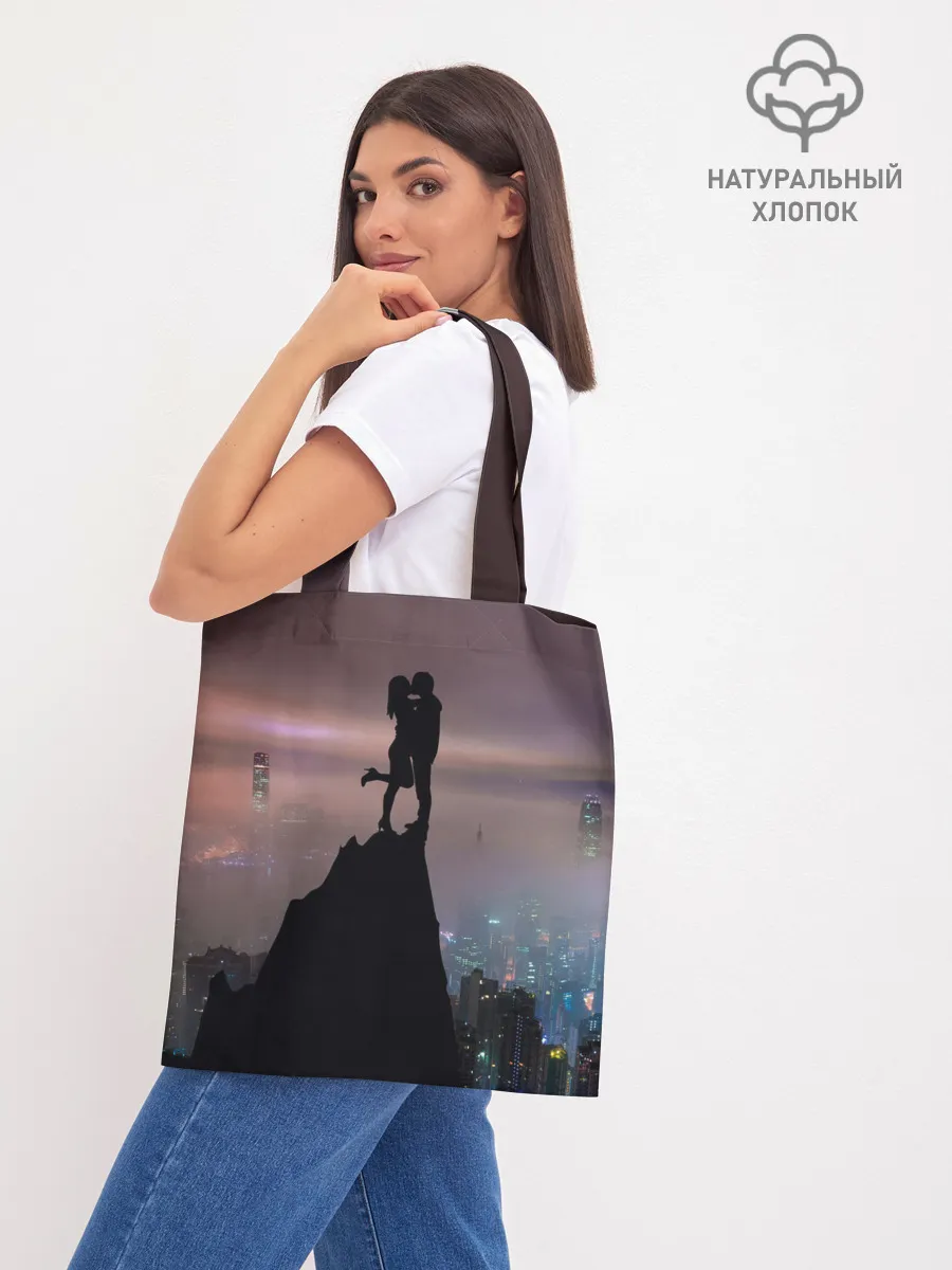 Шоппер база / Влюбленные на фоне города