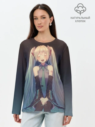 Лонгслив женский. Хлопок / Хатсуне сидит прикрыв глаза