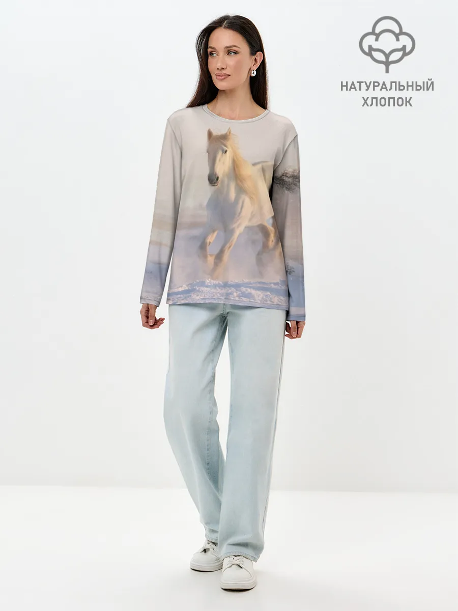 Лонгслив женский. Хлопок / Белая лошадь на снегу