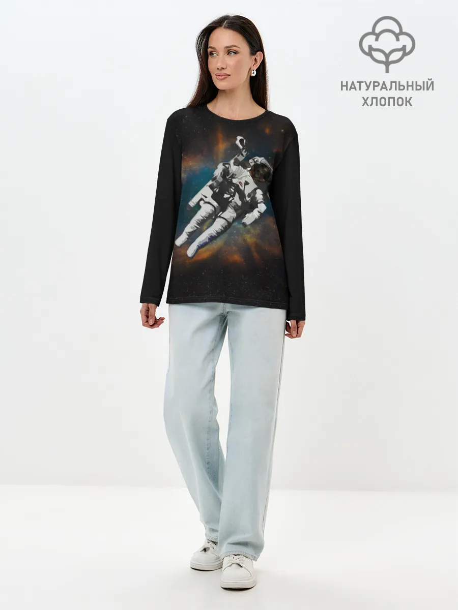 Лонгслив женский. Хлопок / Космонавт в космосе