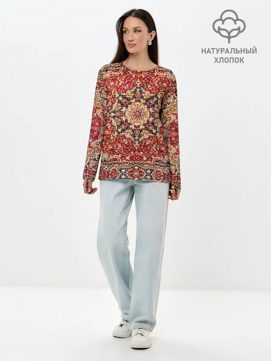 Лонгслив женский. Хлопок / Ковер на стене