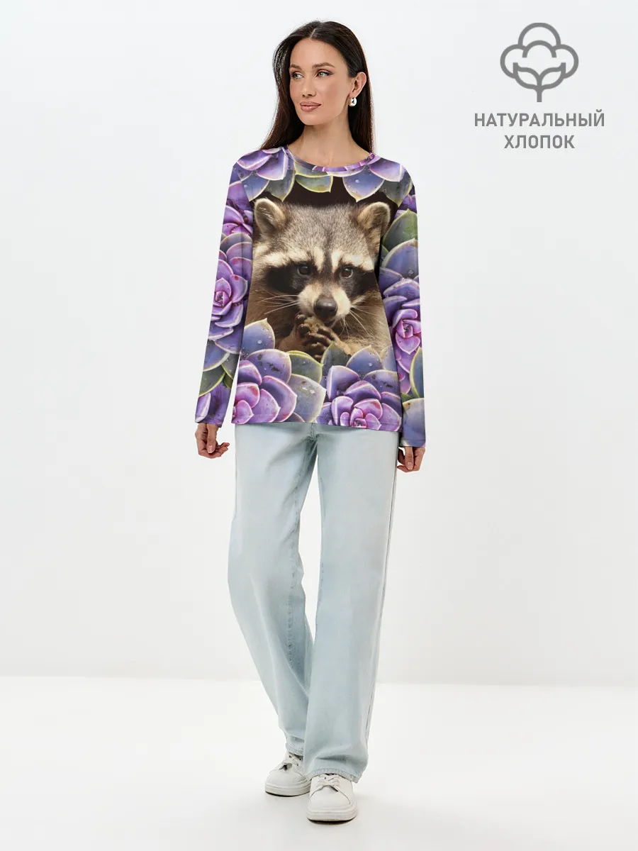 Лонгслив женский. Хлопок / Енот среди цветов