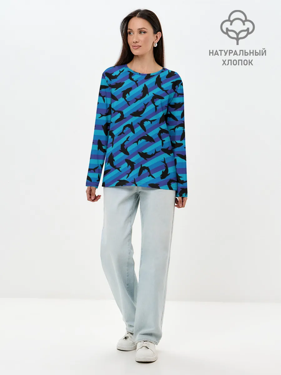 Лонгслив женский. Хлопок / Черные акулы паттерн