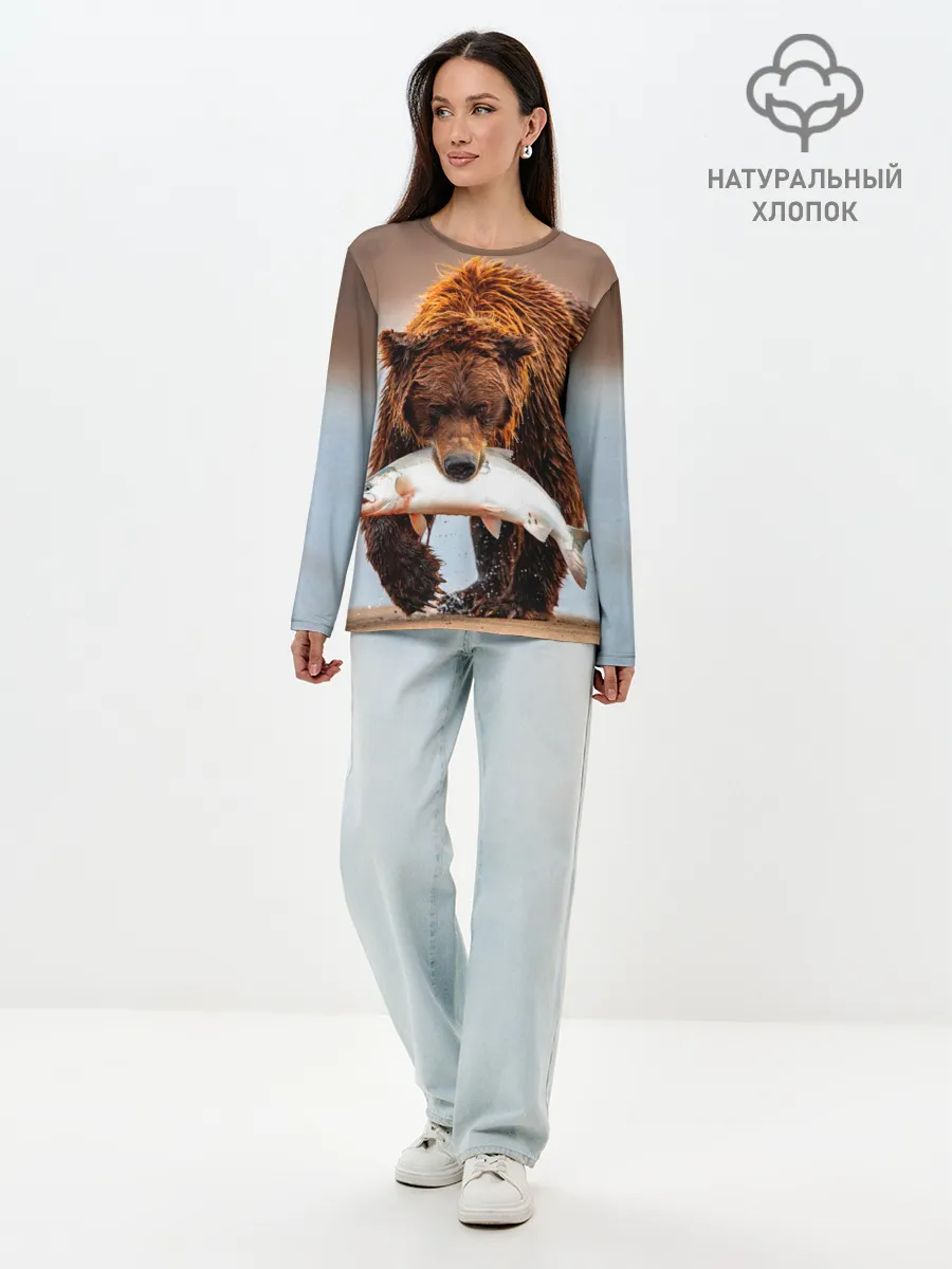 Лонгслив женский. Хлопок / Медведь с рыбой во рту