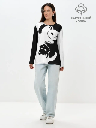 Лонгслив женский. Хлопок / Черный и белый кот кувыркаются.