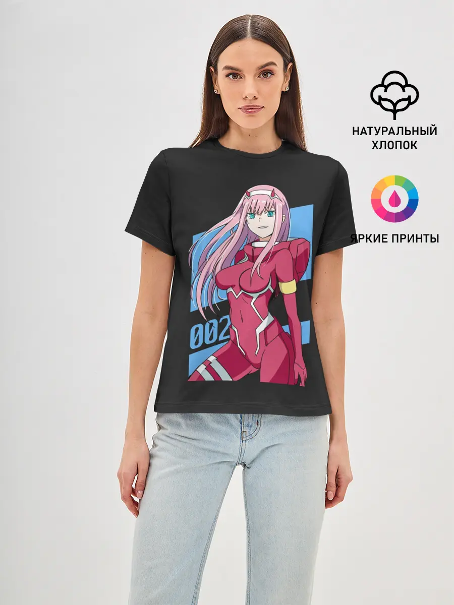 Женская базовая футболка / Zero Two in costume