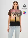 Женская базовая футболка / На земле с 1975